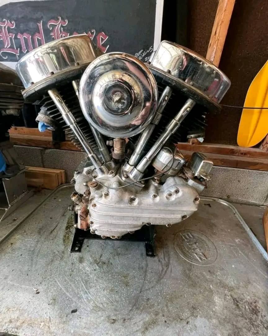 1953 Panhead Engine W-Title