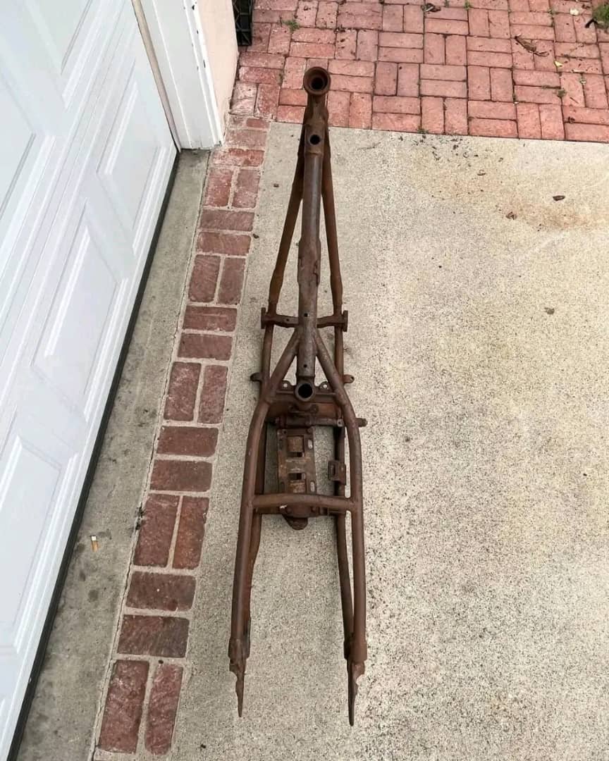 1955 straight leg Panhead frame. - Image 2