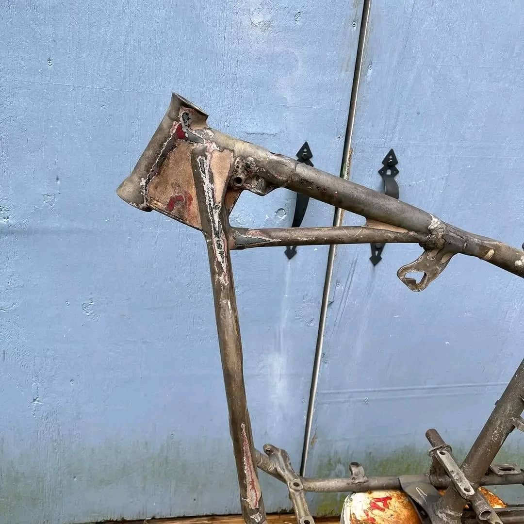 Original Harley 49-50 wishbone frame - Image 4