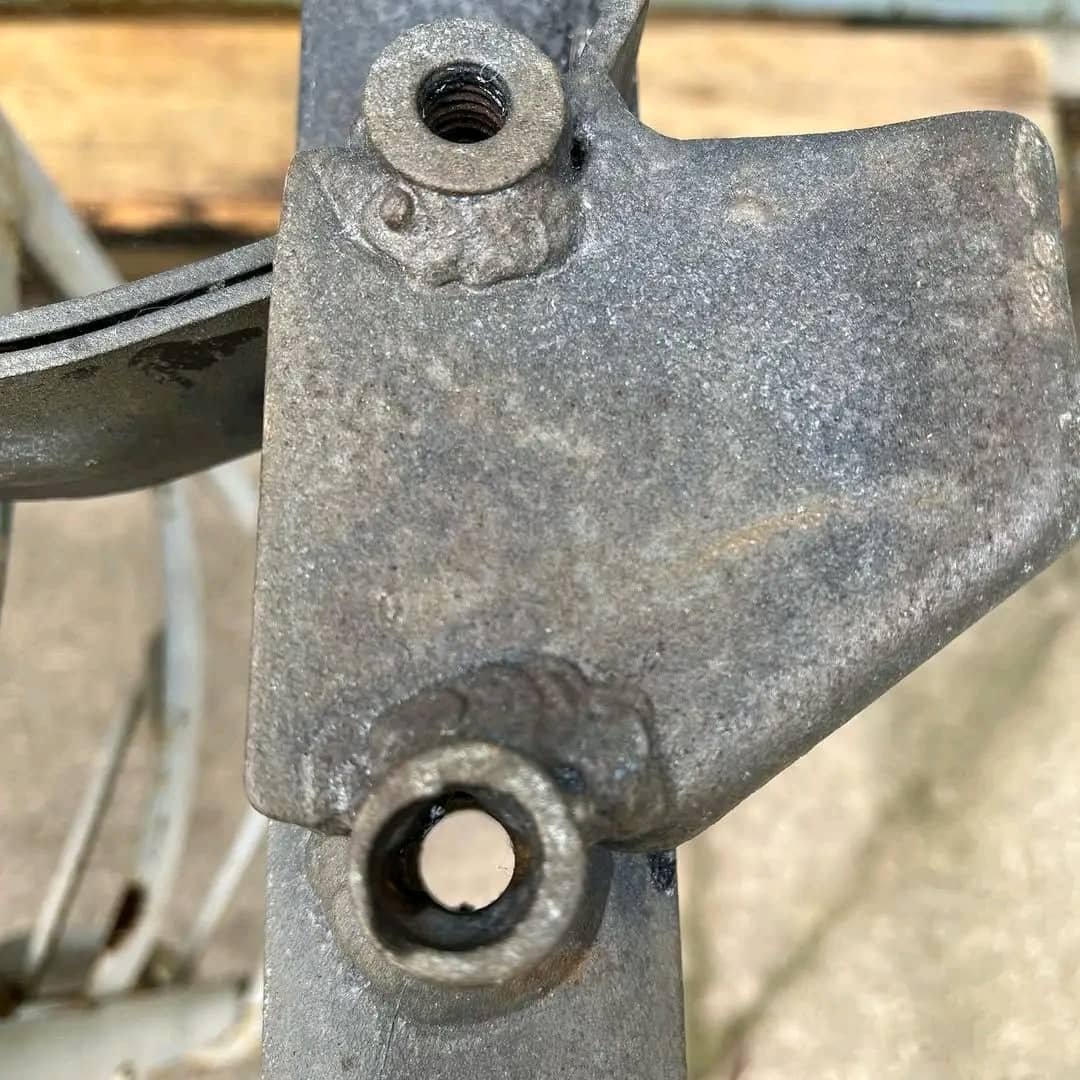 Original Harley 49-50 wishbone frame - Image 2