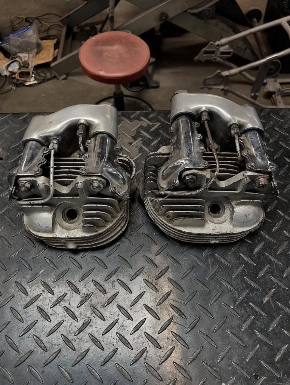 Large port knuckleheads.